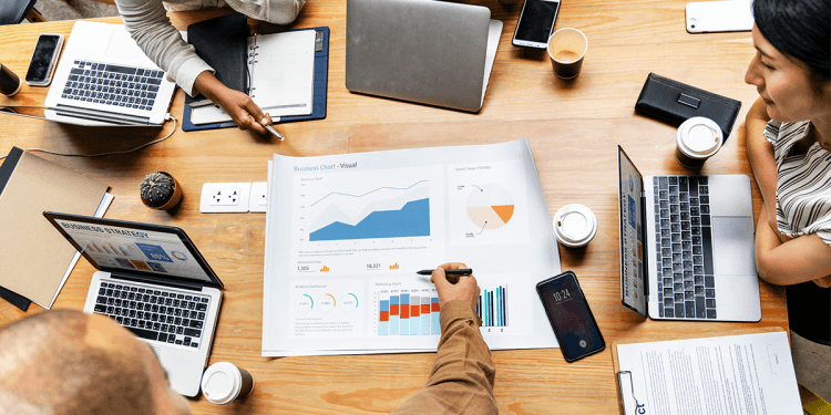 Meta lança ferramentas de IA para ads no IAB NewFronts